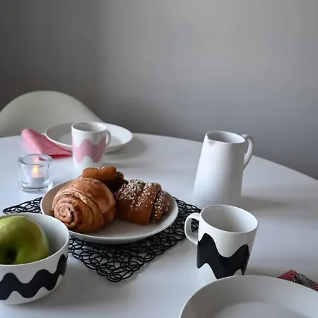 Cozy 2-room In Vibrant Kallio Neighbourhood Апартаменты Хельсинки